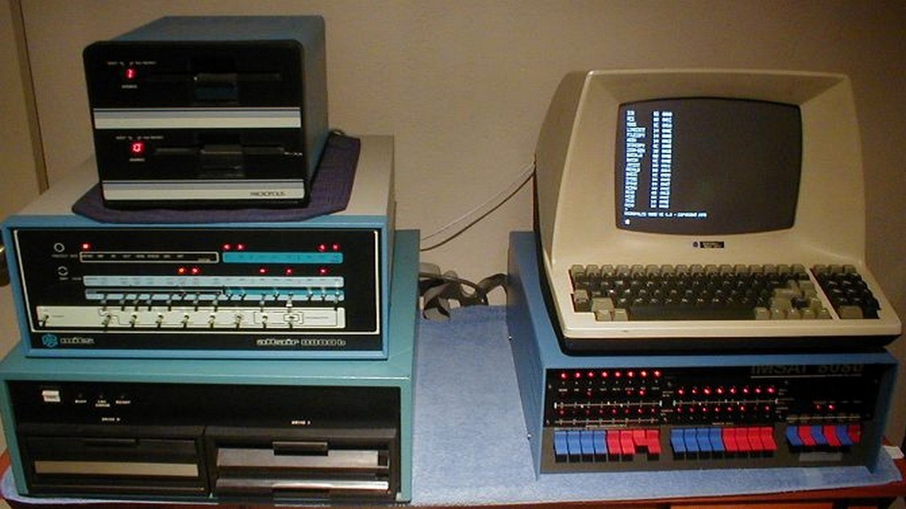 Altair 8800... el prólogo del ordenador personal