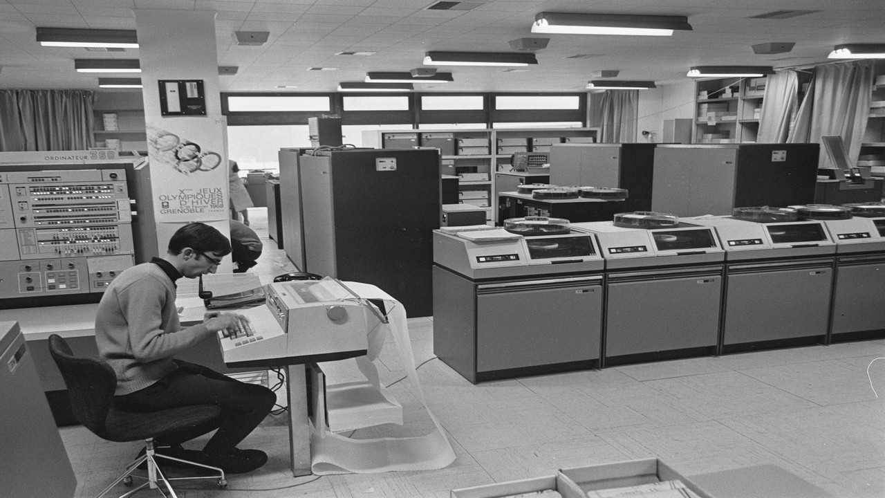 Antes del PC: la era de los grandes ordenadores en España