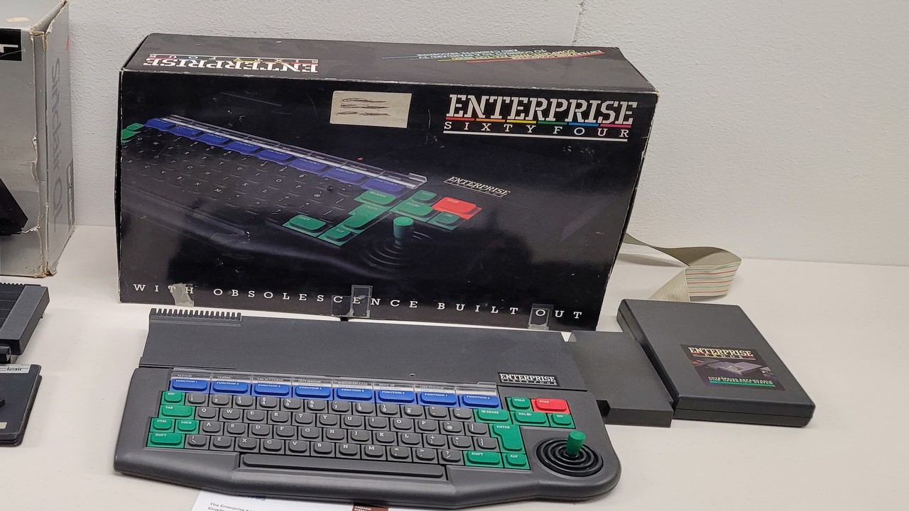 Enterprise 64: El popular y desconocido ordenador de 8 bits ...
